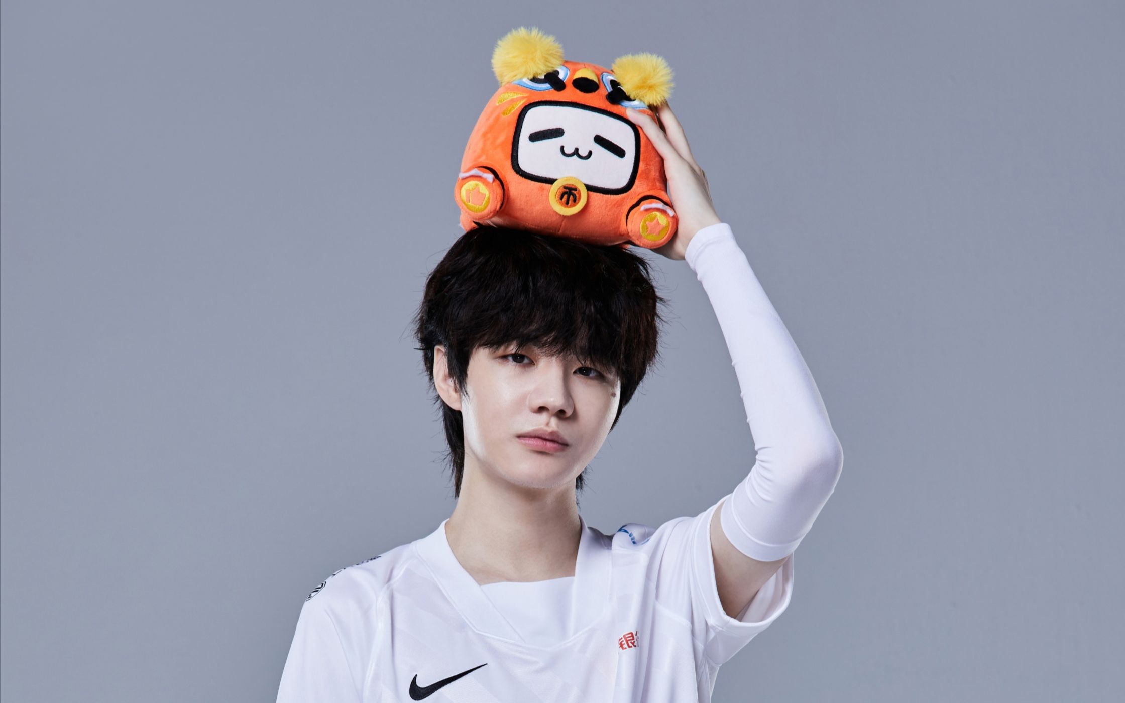 包含DRX横扫BLG，Crisp操刀奇招英雄翻盘激烈交锋淘汰赛，成为赛场最大亮点的词条