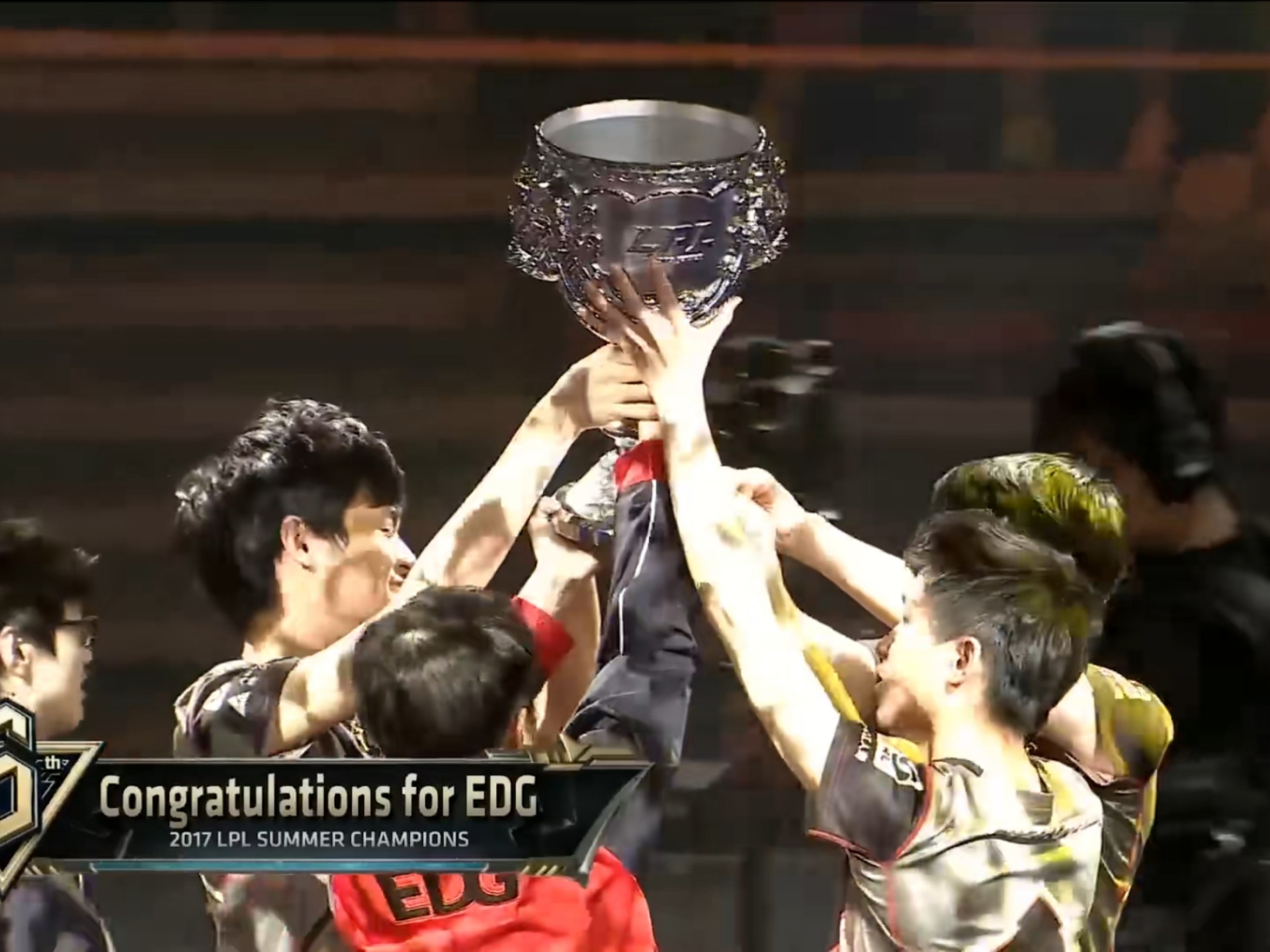 MAD鏖战EDG，ShowMaker单局斩获MVP激烈交锋半决赛，留下经典瞬间