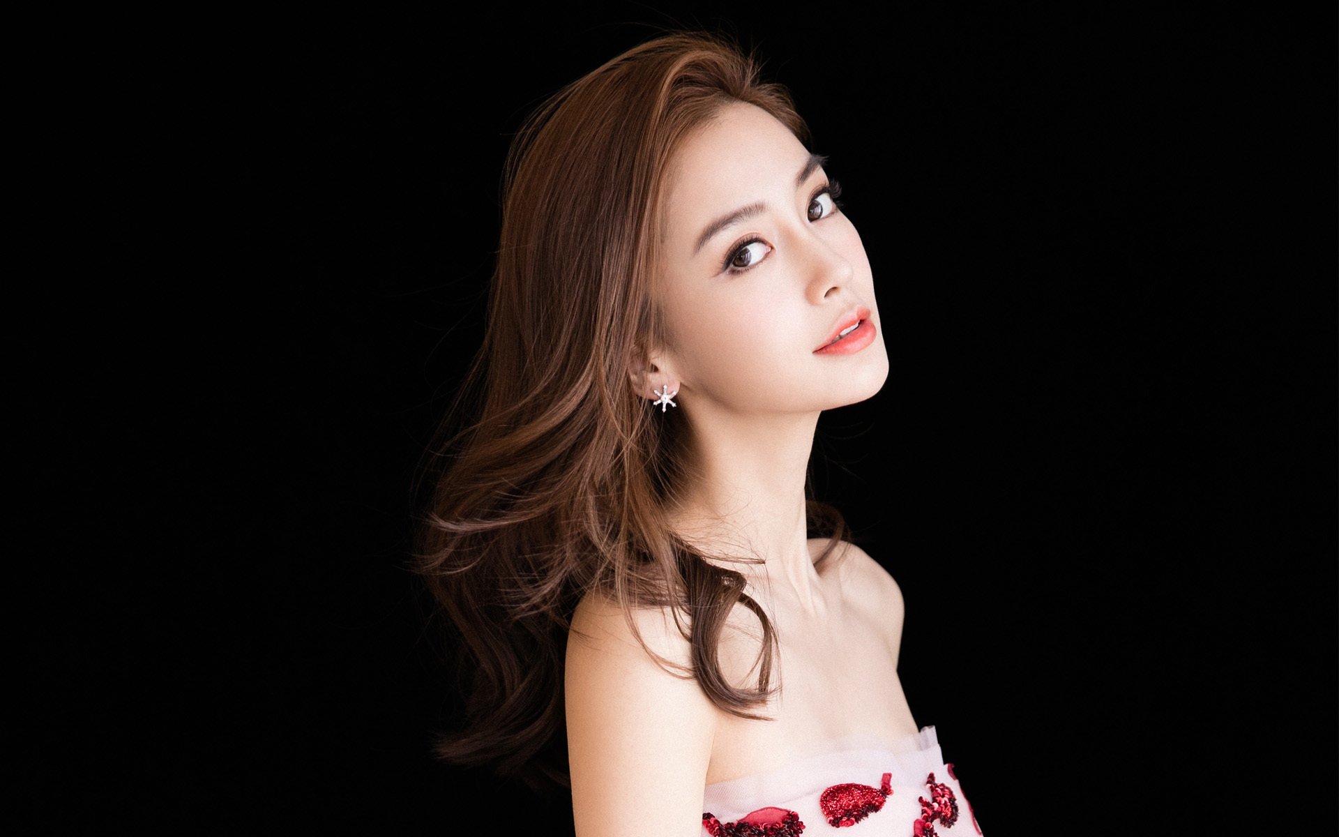 双线战场，一种胜利哲学，从利物浦的战术碾压，到帕尔默的终极接管